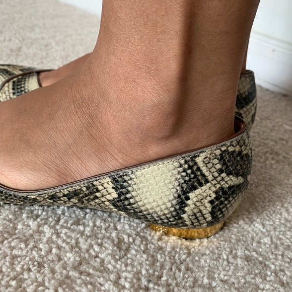 Tory Burch SnakeSkin pointed Toe Flats Size 5.5 - Picture 8 of 15